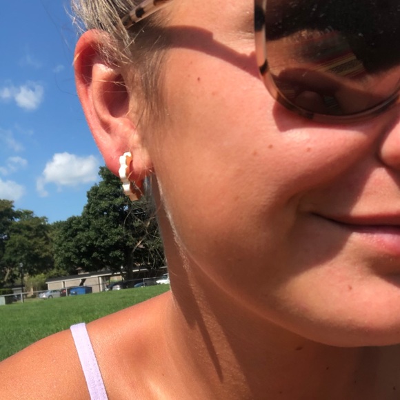 Kate Spade ♠️ Gold and White Hoops - Picture 4 of 4